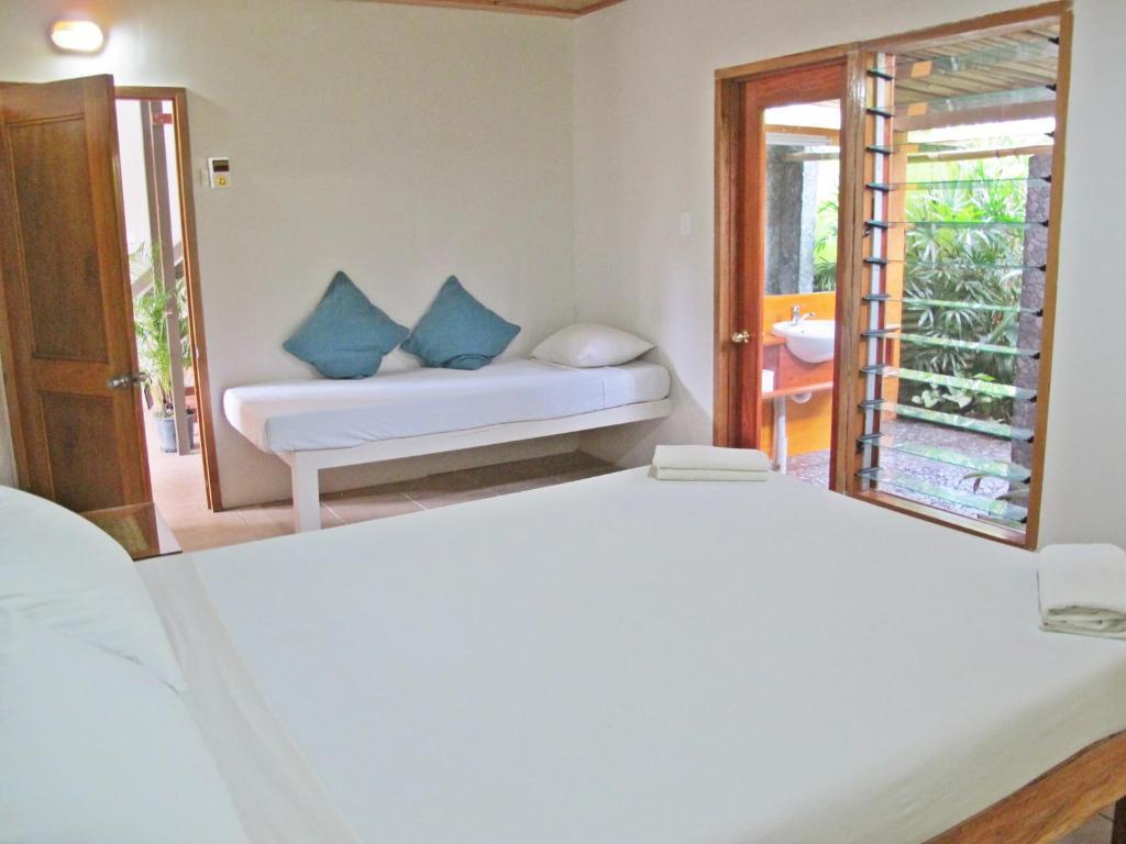 Beachouse Resort Namatakula Room photo